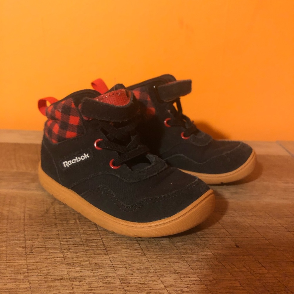 Toddler boy Reebok buffalo plaid boots size 6